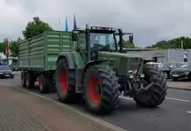 =Fendt Favorit 822 rollt im Juli 2021 durch Hünfeld