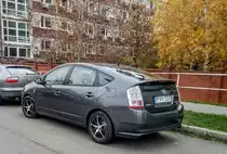 Rückansicht: Toyota prius II, fotografiert in 11.2020