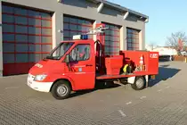 Feuerwehr Langenselbold Mercedes Benz Sprinter GW-Licht (Florian Langenselbold 1-60-1) am 21.12.21 bei einen Fototermin