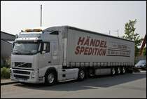 VOLVO FH12 460PS  De Tappendrper  von DL Transporte mit Sidepipe und Auflieger der Hndel Spedition aus Haltern am See. (01.05.2009)
