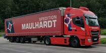 =Iveco-Sattelzug der Spedition MAULHARDT rastet an der A 7, 08-2021