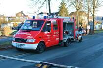 Feuerwehr Glauburg Mercedes Benz Sprinter TSF am 02.01.22 beim Bahnhof zur Wasserversorgung einer Dampflok