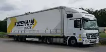 =MB Actros von KUZEYHAN steht auf einem Rastplatz an der A 5