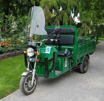 =HUAFA OSTRAS-Elektrodreirad, gesehen auf dem BUGA-Gelände in Erfurt im August 2021