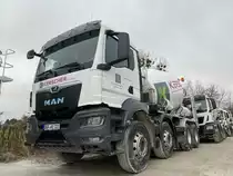 MAN TGS 32.400 in einem Dingolfinger Gewerbegebiet, Dezember 2021