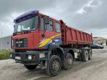 MAN FE 460 A unweit des Münchner Flughafens, Juli 2021