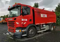 =Scania-Kehrmaschine des Strassensanierers SAT, 08-2021