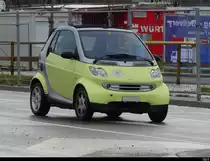 Smart in Grün unterwegs in Emmenbrücke am 30.12.2021