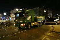 Spedition Kübler Mercedes Benz Actros am 12.01.22 bei einen Schwertransport in Frankfurt am Main