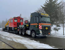 Volvo Schwertransporter mit Ladung in Siselen am 13.12.2021