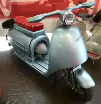 Walba de Luxe, Motorroller aus Reutlingen/Württb., 123ccm, 4,6PS, Vmax.70Km/h, Baujahr 1952, erster serienmäßig vollverkleideter Roller in Deutschland, Auto-und Uhrenmuseum Schramberg, Aug.2014