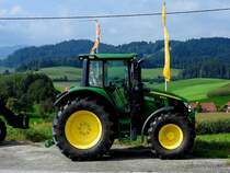 John Deere 6120M;  Motorleistung 93kW, Fahrgeschwindigkeit 40km/h, Hubraum 4.53l, zeigt im Bezirk Rohrbach Flagge; 210918