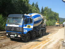 Schöner Mercedes - Benz SK von Berger Beton am damals umgebauten Bahnhof Zwiesel, September 2006