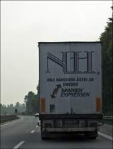 SPANIEN EXPRESSN: NILS HANSSON AKERI AB SHWEDEN  Spanien Expressn . Hier unterwegs im Mnsterland in Richtung Ruhrgebiet...
Schweden -> Spanien ist eine sehr weite Distanz. Beispiel: Stockholm - Madrid ca. 3100Km. Reisezeit mit dem Auto ber 30 Stunden... Lule - Madrid mehr als 4000 Kilometer und mehr als 41 Stunden Fahrzeit. ber solche Entfernungen werden Papierrollen oder Holz nach Spanien gebracht und von dort werden Ost oder Gemse zurck nach Skandinavien transportiert.