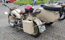 =BMW R 75-Wehrmachtsgespann steht bereit zur Teilnahme an der DMV-Classic Tour  Rund um Fulda  im August 2021