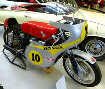 Honda CB350 FR, 4-Zyl., 350ccm, 40PS, Baujahr 1973, privat wurde die Maschine optisch und leistungsmäßig den Werksmaschinen von 1963/64 nachgebaut, Autosammlung Steim Schramberg, Aug.2014