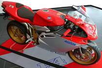 MV Augusta F4, die Supersportler-Serie wird seit 1998 in verschiedenen Varianten mit 750ccm und 1000ccm-Motoren gebaut, Autosammlung Steim Schramberg, Aug.2014