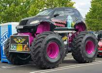 =Monstertruck Chrysler PT Cruiser von Stunt-Event KORTHOFF steht im August 2021 in Kassel