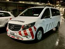 Mercedes-Benz Vito Begleitfahrzeug der Emil Egger AG am 3.2.22 beim Bahnhof Lauterbrunnen.