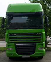 Ein grner DAF XF 105.460