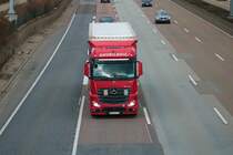 Mercedes Benz Actros am 05.02.22 von einer Brücke aus fotografiert