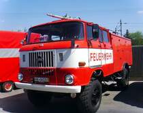 W50 TLF mit Wendestrahlrohr auf dem Dach und Lschmitteltank aus dem Wartburgkreis nach Werdau angereist, 02.05.2009.