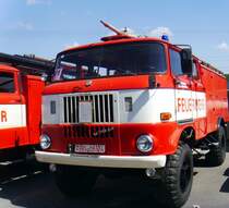 W50 LA/TLF 16, Baujahr 1983, mit Wendestrahlrohr sowie Wasser- und Schaummitteltank. Bis Juni 2003 war das Fahrzeug bei der Feuerwehr Langenleuba-Niederhain im Altenburger Land im Einsatz. Hier zu sehen am 02.05.2009 zum 12.IFA-Oldtimertreffen in Werdau.