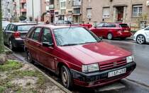 Roter Fiat Typo Type 160 in der Farbe Rosso Shiraz in Dez. 2020