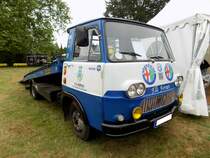 Ein Fiat 625N Autotransporter. Die 625´er Baureihe wurde im Jahr 1965 vorgestellt. Stilechter kann man seinen klassischen Alfa Romeo nicht transportieren. Der Vierzylinderreihendieselmotor leistet 95 PS aus einem Hubraum von 2693 cm³. Classic Festival auf Schloss Lembeck im Juli 2019.