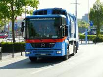 Mercedes ECONIC  BE 573337 Mllwagen unterwegs in Schnbhl am 01.05.2009