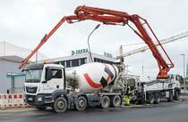 =MAN TGX Betonlieferfahrzeug von HOLCIM steht zur Entladung in Künzell, 11-2021