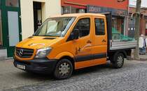 =MB Sprinter vom Bauunternehmen THEO HAHN steht auf einer Baustelle in Hünfeld, 11-2021