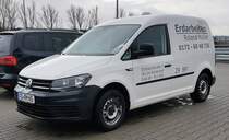 =VW Caddy von Erdarbeiten MÜLLER steht im Dezember 2021 in Künzell