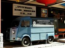 CITROEN-Kleinlaster hat in St.Wolfgang/Skgt seine Funktion als Speisewagen; 220309