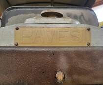 =Namensschild des Pavesi-Militärschlepper Baujahr 1932, 55 PS, gesehen bei der Bulldogmesse in Alsfeld, 10-2021