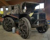 =Pavesi-Militärschlepper Baujahr 1932, 55 PS steht bei der Bulldogmesse in Alsfeld, 10-2021