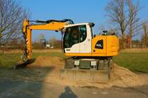 Liebherr 914 Compact am 25.03.22 in Rodgau 