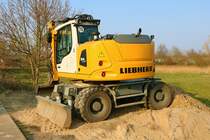 Liebherr 914 Compact am 25.03.22 in Rodgau