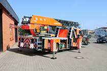 Feuerwehr Stockstadt am Main Mercedes Benz Atego DLK23/12 (Florian Stockstadt 30/1) am 26.03.22 bei einen Fototermin