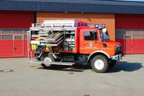 Feuerwehr Stockstadt am Main Mercedes Benz Unimog 1300 RW (Florian Stockstadt 62/1) am 26.03.22 bei einen Fototermin