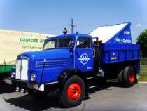 H6 Dreiseitenkipper, Baujahr 1957, frher in Diensten des VEB Gterkraftverkehr Freiberg noch heute in einem vorbildlichen Pflegezustand, hier beim 12.IFA-Oldtimertreffen 2009 in Werdau.