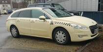 =Peugeot 508 SW als Taxi steht im Dezember 2021 in Fulda