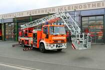 Feuerwehr Kleinostheim IVECO/Magirus DLK 23/12 (Florian Kleinostheim 30/1) am 02.04.22 bei einen Fototermin