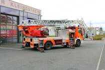 Feuerwehr Kleinostheim IVECO/Magirus DLK 23/12 (Florian Kleinostheim 30/1) am 02.04.22 bei einen Fototermin