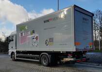 =MAN TGX des Büromöbelherstellers WINI rastet im Dezember an der A 7