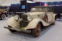 Restaurierungsbedürftiger Mercedes Benz W290 500K in der Karosserieversion offener Tourenwagen. Techno Classica Essen am 27.03.2022.