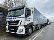 Iveco Stralis von der Firma  trinks  in Töging am Inn, April 2022