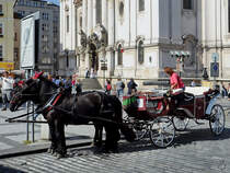 Ein Kutsche wartet in Prag auf den nächsten Einsatz. (September 2012)
