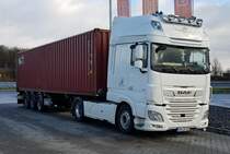 =DAF XF des Transportunternehmens KÖCHER-FRÖHLICH rastet im Januar 2022 an der A 7