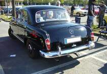 Heckansicht eines Mercedes Benz W120 180. Oldtimertreffen Café del Sol Gelsenkirchen am 18.04.2022.